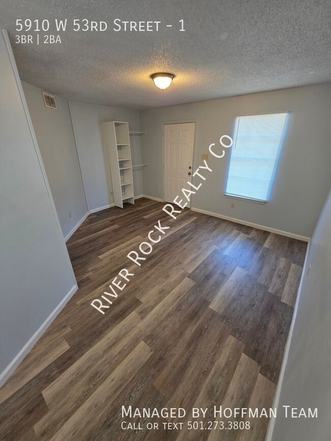 Building Photo - 5910 W 53rd St