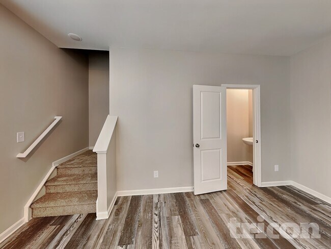 Foto del edificio - 166 Oak Creek Rd