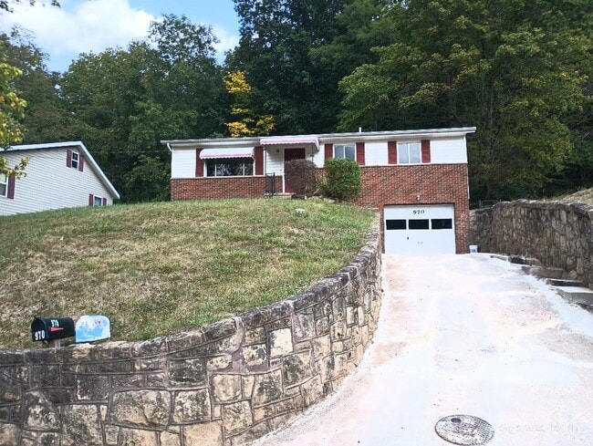 Building Photo - 970 Turner Rd