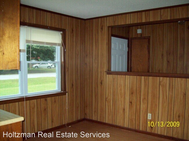 Building Photo - 3 br, 1.5 bath House - 929 Greenbriar Trail