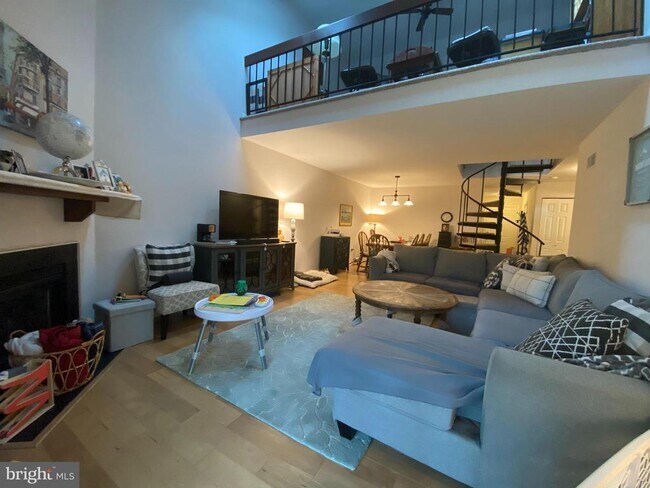 Foto del edificio - 240 Valley Stream Ln
