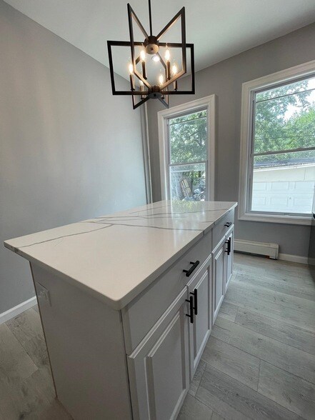 Foto principal - 349 Fulton Ave