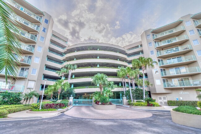 Foto del edificio - Beautiful 3 Bedroom Condo in Daytona Beach...