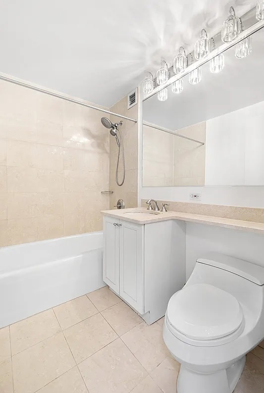 Building Photo - AWESOME ONE BEDROOM