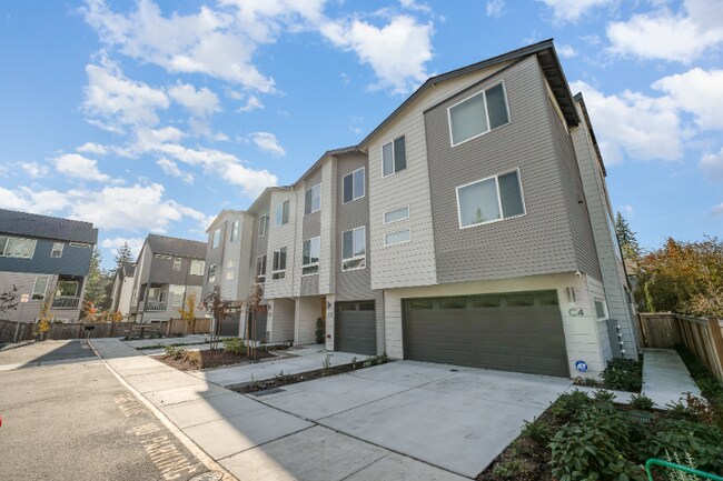 Building Photo - 13628 Manor Way