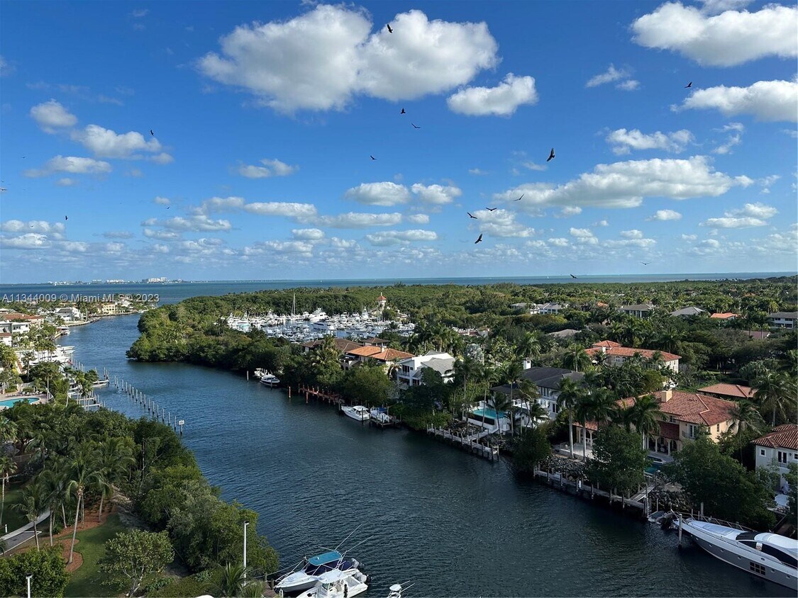 90 Edgewater Dr Unit PH25, Miami, FL 33133 Condo for Rent in Miami