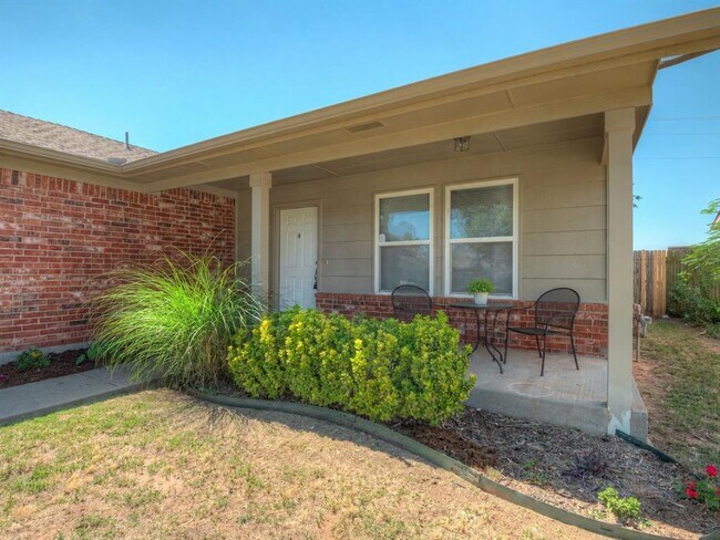 Building Photo - 9728 SW 27th St