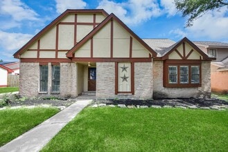 Building Photo - 115 Squires Bend