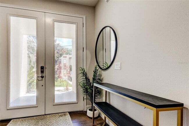 Foto del edificio - 204 N Manhattan Ave