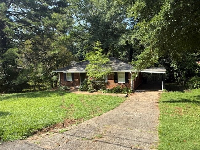 Newly Renovated 3 Bedroom / 1 Bath Ranch w... - Newly Renovated 3 Bedroom / 1 Bath Ranch w... House