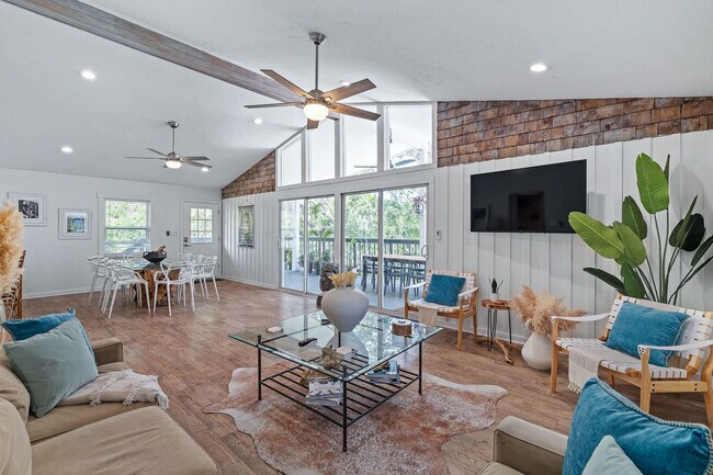 Foto del edificio - 120 Sherwood Ave