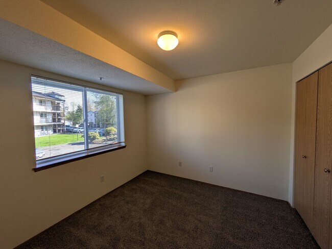 Building Photo - Your Home is Waiting!