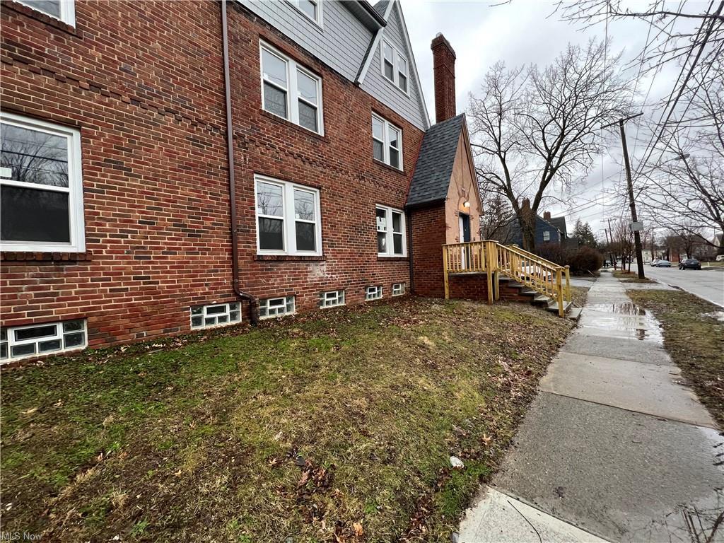 Primary Photo - 2204 Brockway Rd