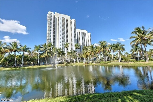 Foto del edificio - 3000 Oasis Grand Blvd