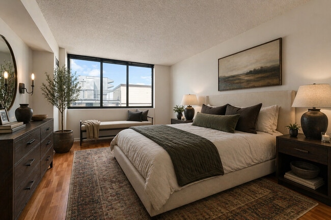 Building Photo - 2800 N Orchard St