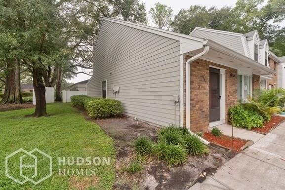 Foto del edificio - NOW AVAILABLE! 14831 WINDING CREEK C, TAMP...