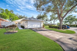 Building Photo - 14899 Crescent Cove Dr