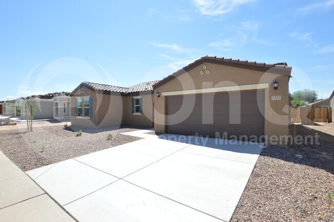 Foto del edificio - 1523 E Desert Breeze Dr