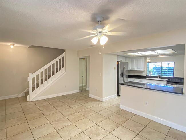 Foto del edificio - 955 Sunridge Dr