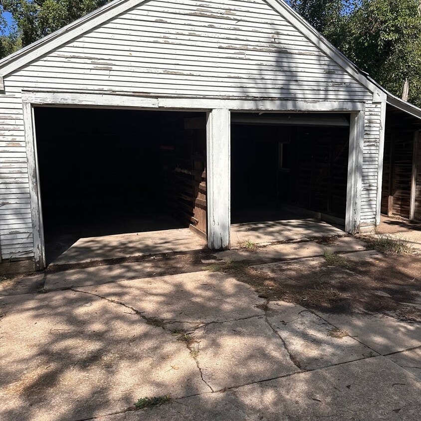 Primary Photo - $525 - 1 bed / 1 bath - Duplex