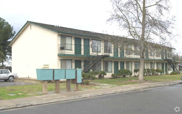 Building Photo - 1171-1211 Kelso St