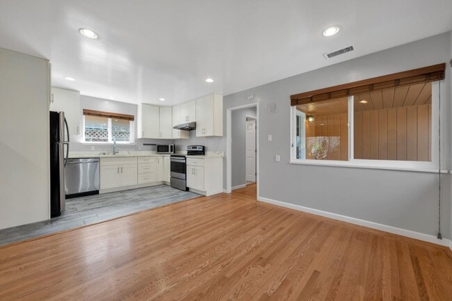 Building Photo - 248 Encina Ave