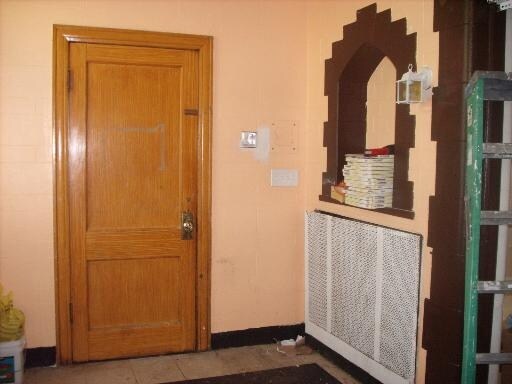 Interior - 4800 S Winchester Ave