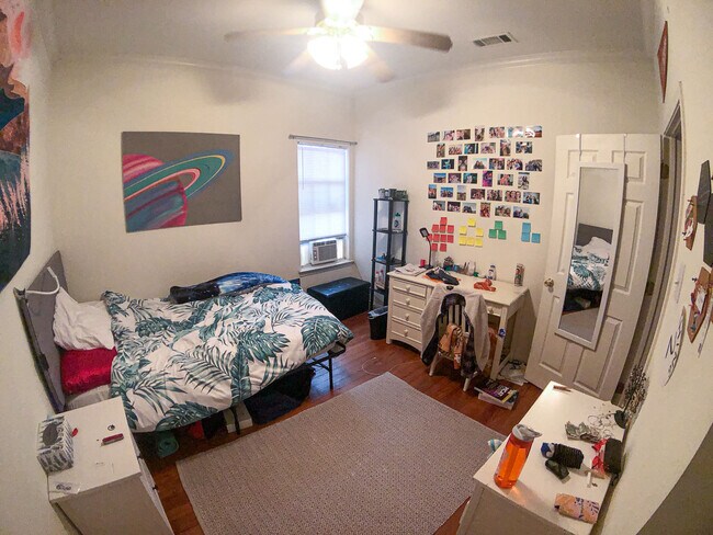 Foto del edificio - 1100 W 22nd St