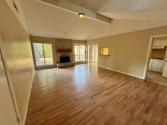 Building Photo - BELOW MARKET RENT!