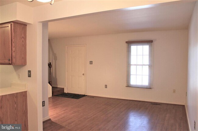 Building Photo - 6630 High Beach Ct E