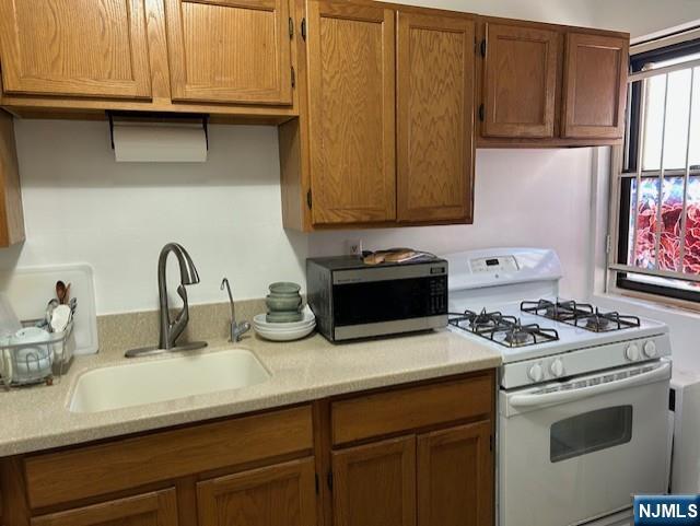 Foto del edificio - 3031 Edwin Ave