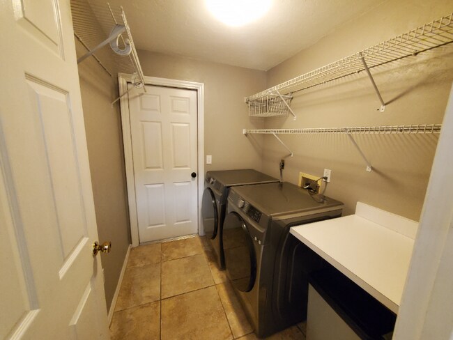 Building Photo - 4143 NW 60th Ave