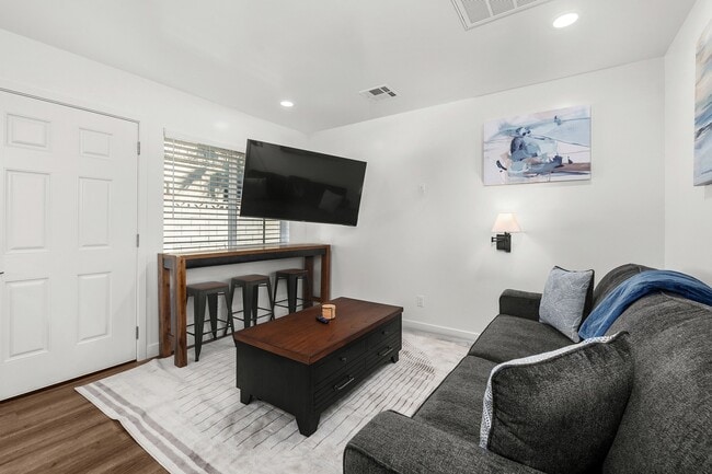 Foto del edificio - 1242 E Pierce St