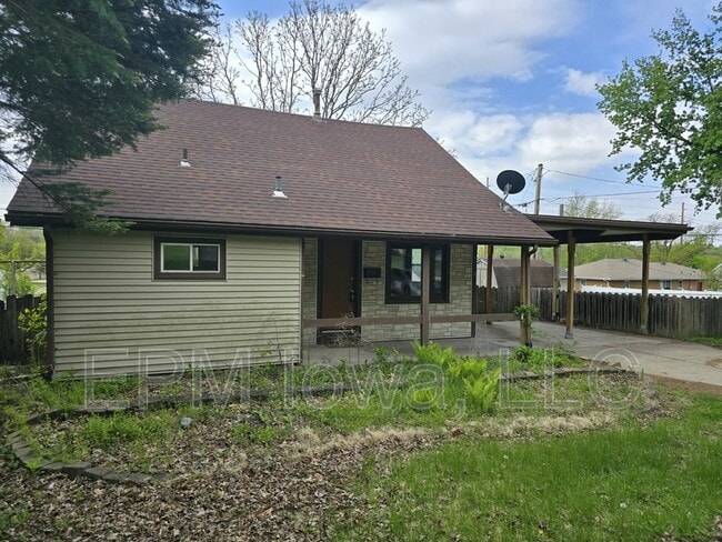 Building Photo - 4037 Vine Ave SE