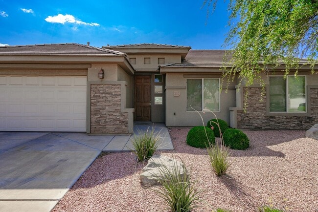 Building Photo - Beautiful Home... Don't Miss This Beauty. Won't Last...