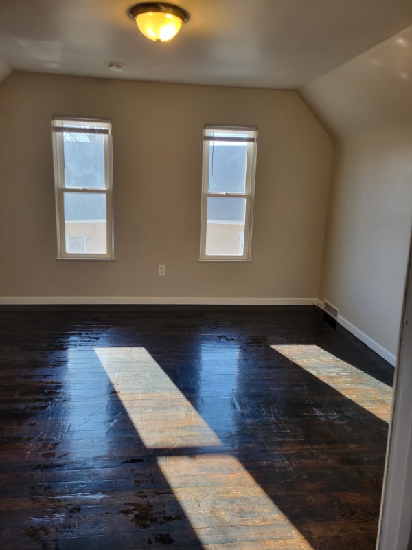 Building Photo - 522 Quimby St NE