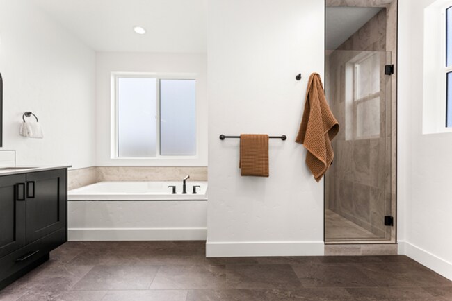 Building Photo - Modern Living in the Heart of Southeast Boise