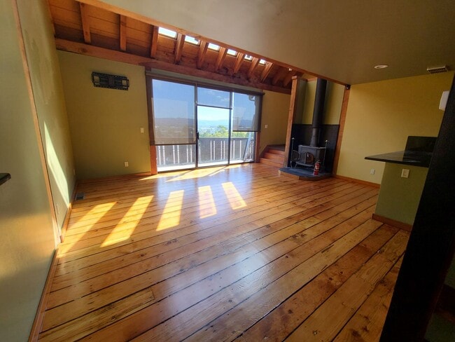 Photo - West Richmond/Castro Apartment