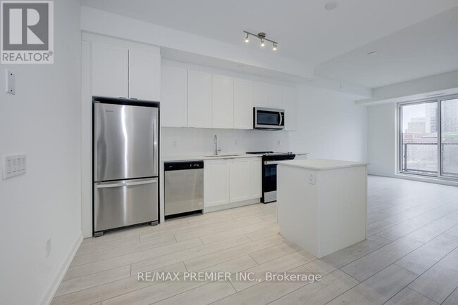 Photo du bâtiment - 55 Duke St W