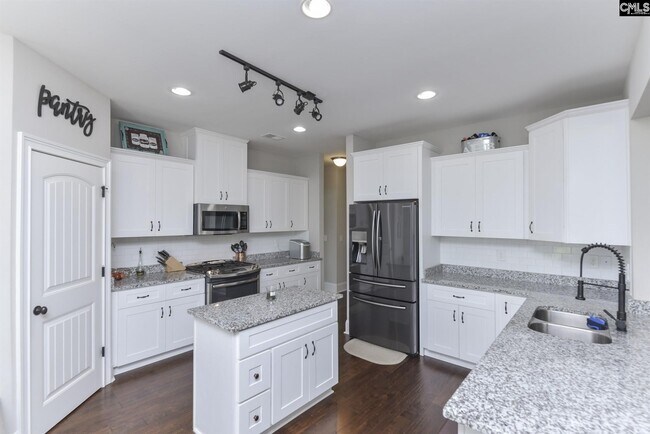 Building Photo - 621 Ladybug Ln