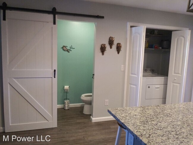 Building Photo - 3 br, 2.5 bath House - 207 Swallow Dr.