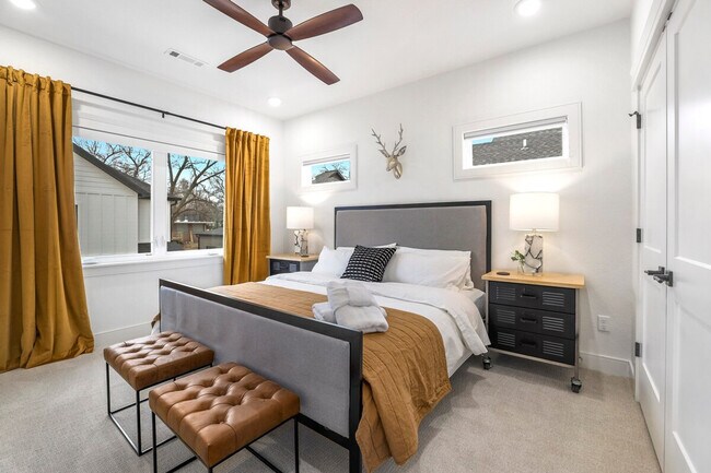 Foto del edificio - 109 NW Ozark Wy