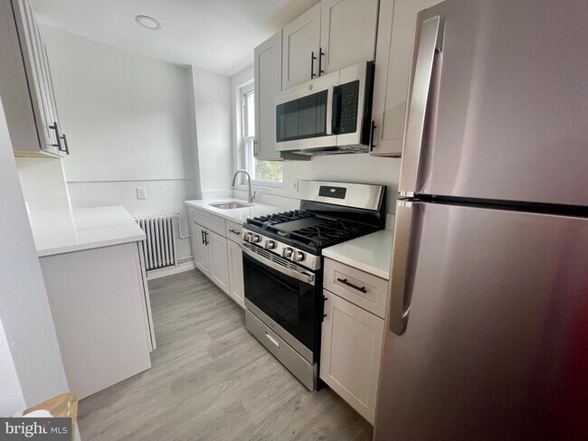 Foto del edificio - 3301 GUILFORD Ave