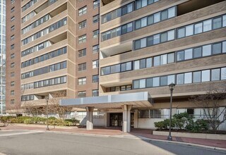 Building Photo - 9 Hawthorne Pl