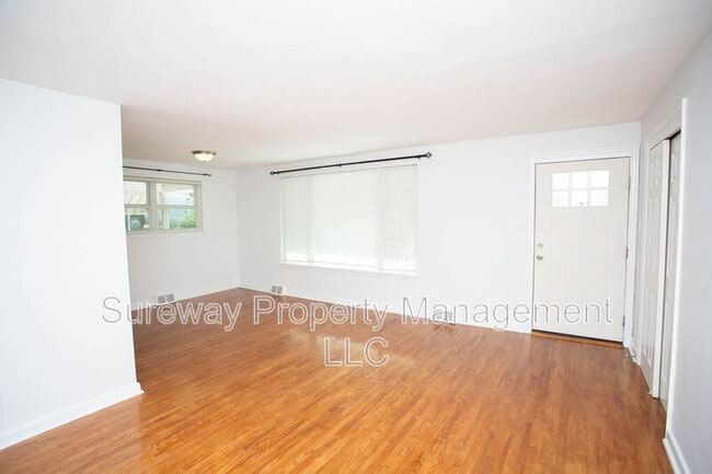 Building Photo - 104 Buckner Ave