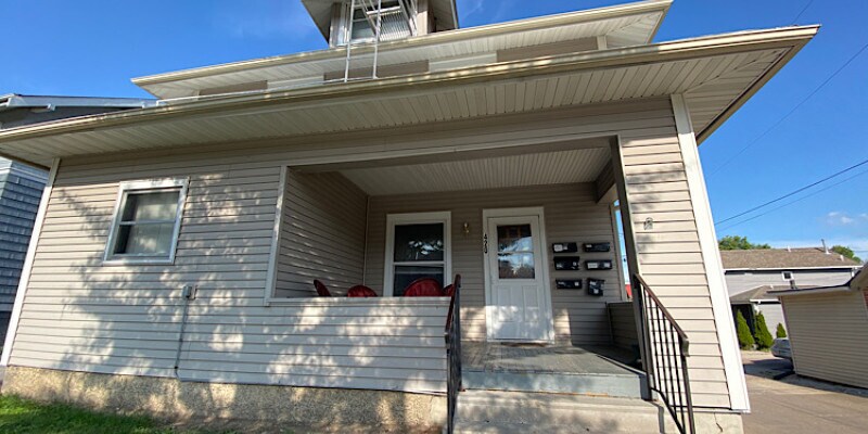 Primary Photo - 420 N Dubuque St