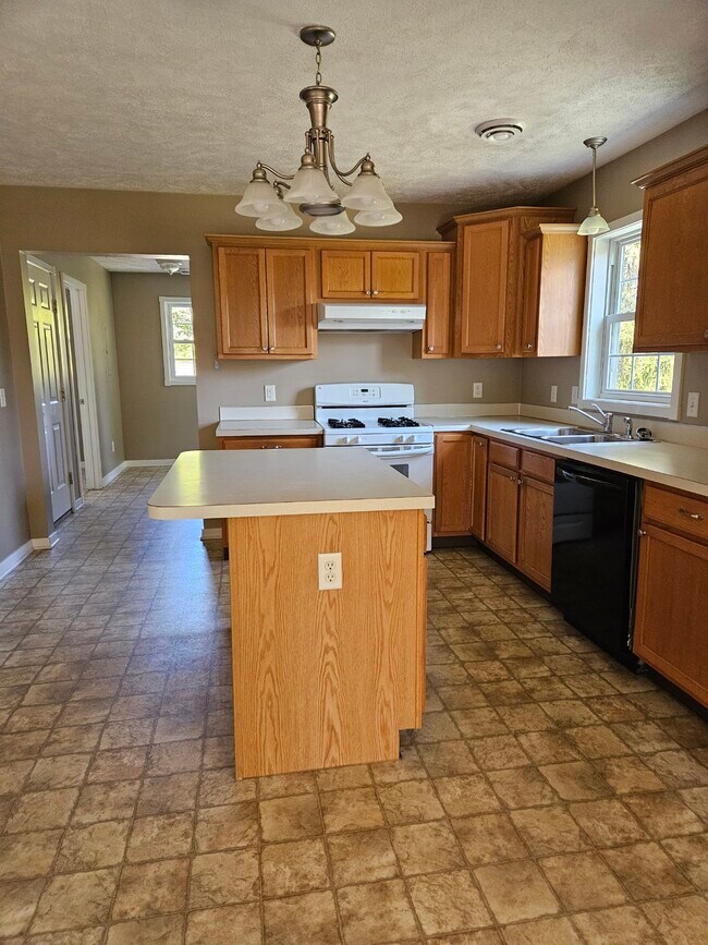 Cocina - 316 W Main St