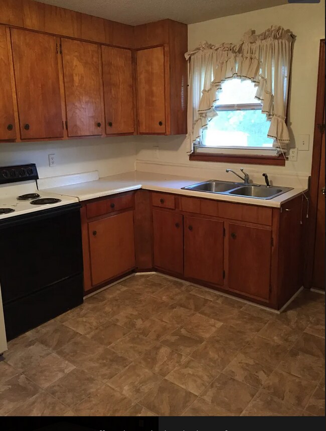 Foto del edificio - Spacious, affordable one bedroom apartment in a great location!
