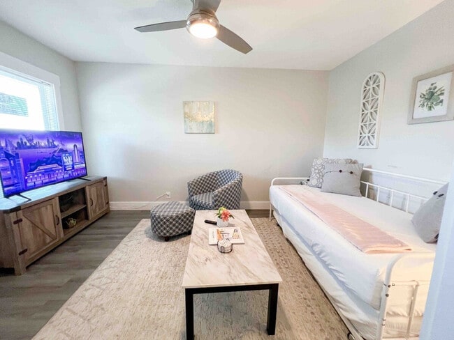 Building Photo - 1112 Morgan Ave