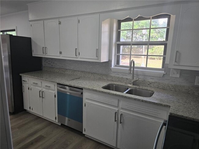 Building Photo - 709 Oak Field Dr